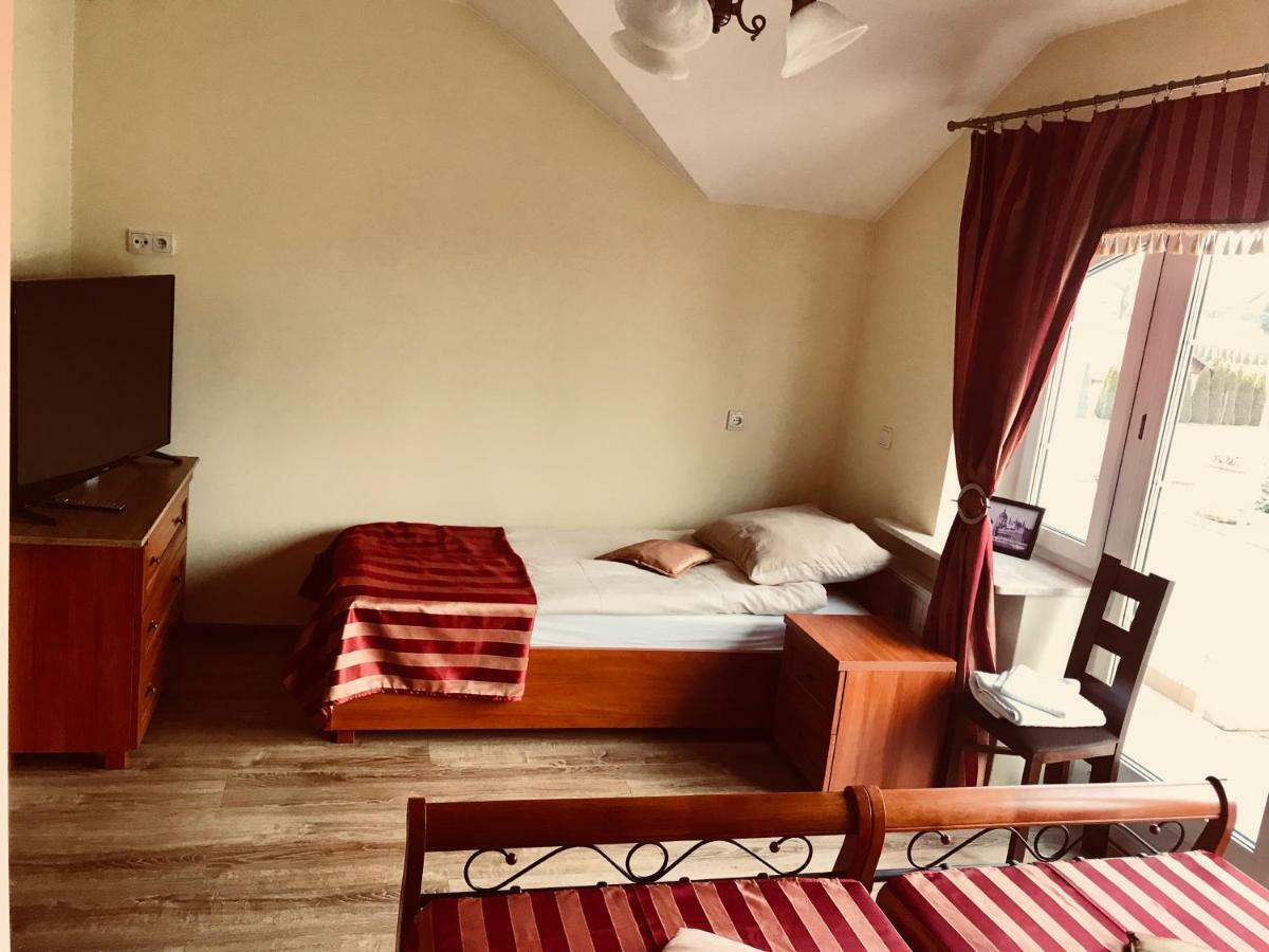 Pensjonat Nad Struga Apartment Strykow Bagian luar foto
